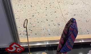 Un show-room sur l'avenue des champs Elysées - Image 2