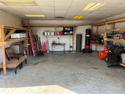 Artist Workshop/Commercial Garage- Utilities included - Image 0