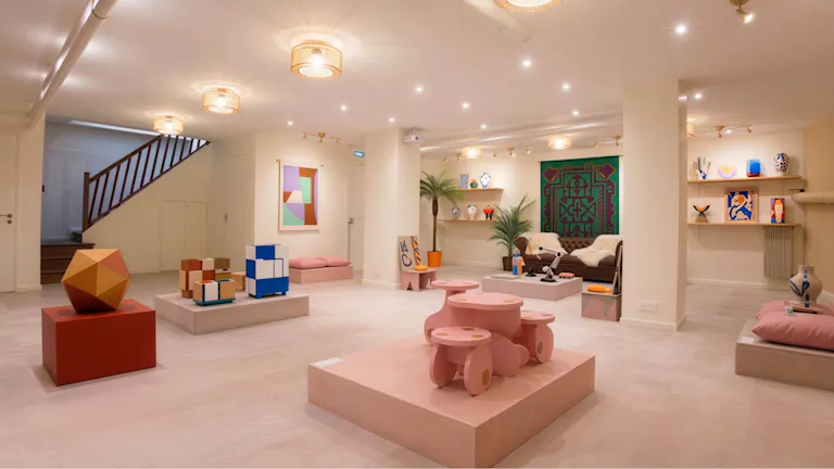 Stylish Modular Venue in the Heart of Le Marais - Image 3