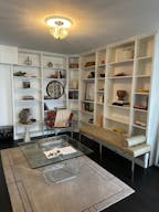 Prime retail location - Elegant boutique and salon located on Melrose, next to the pink wall - Image 1