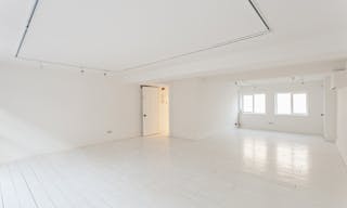 Exclusive Townhouse Rental in the Heart of London - Image 14