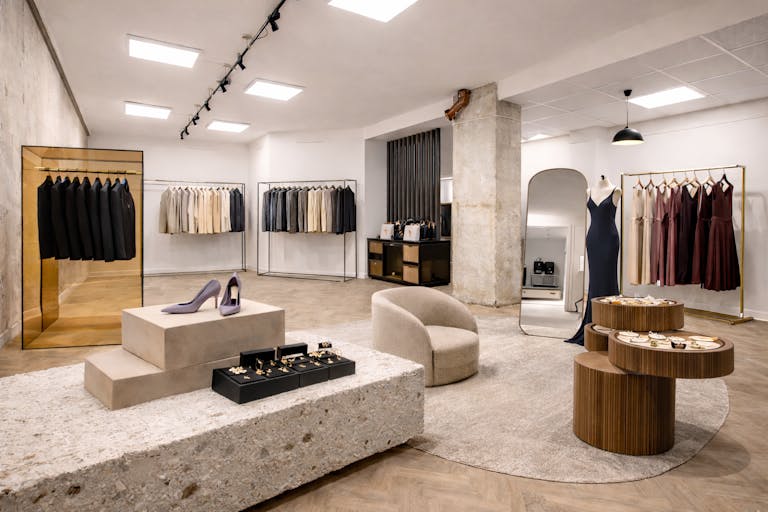 La Salle Rachel - Image 2