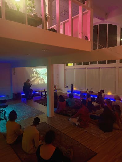 Creative Oasis w/ Loft, Arch Window & Golden Light - Image 2