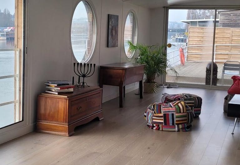 P�niche �venementielle disposant d'un espace extr�mement lumineux et d'une terrasse de 30m� - Image 3