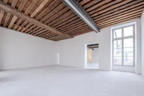 Une galérie idéale pour showroom / Fitting / Pop Up store / Galerie d'Art et défilé - Image 9