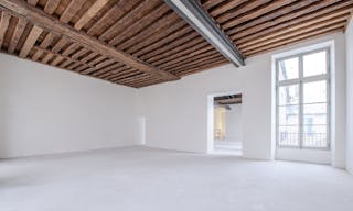 Une galérie idéale pour showroom / Fitting / Pop Up store / Galerie d'Art et défilé - Image 9