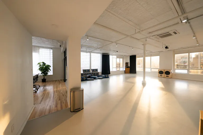 Studio With Amazing Views near Dimes Square - Image 0