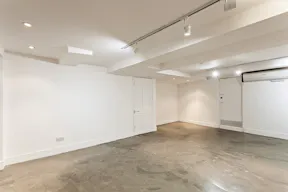 Exclusive Townhouse Rental in the Heart of London - Image 4