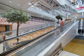 Boutique Flagship centre commercial Bercy 2 - Image 5