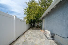 Creative Studio Space with Large Backyard for Photo/Video/Events - Image 12