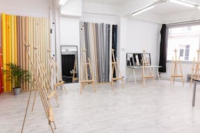 Un showroom 100% modulable dans le haut-Marais avec des volumes industriels. - Image 17