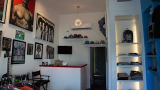 Beautiful boutique space in the heart of the Fairfax District - Image 6