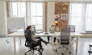 Sunny Historic Creative Loft - Image 7