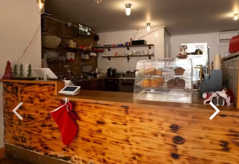 Cozy Cafe in the Heart of Harlem - Image 3