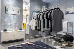 boutique next to place des Vosges - Image 5