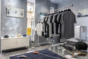 boutique next to place des Vosges - Image 5