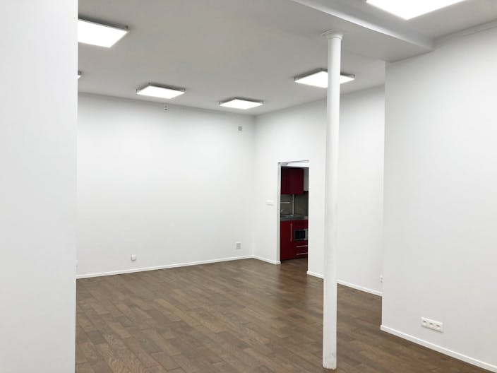 Gallery / Showroom space between Bastille and R�publique - Image 2