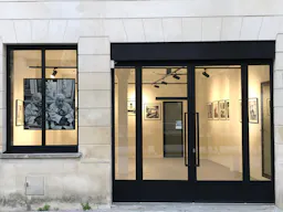 Superbe Boutique Place du Palais Gallien � Bordeaux - Image 0
