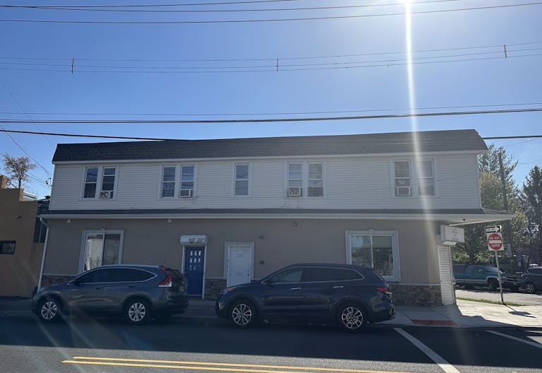 Gorgeous studio located in Essex County, NJ - Image 1