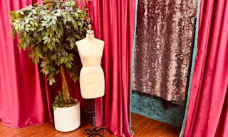 Fashion Space in NW Chicago Suburbs - Image 7