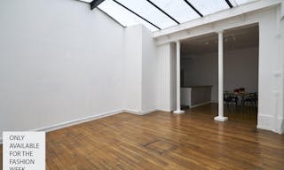 Beautiful Art Gallery - Image 9