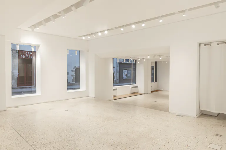 Rue de Turenne Corner Pop Up Boutique - Image 4