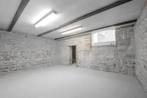 Une galérie idéale pour showroom / Fitting / Pop Up store / Galerie d'Art et défilé - Image 13