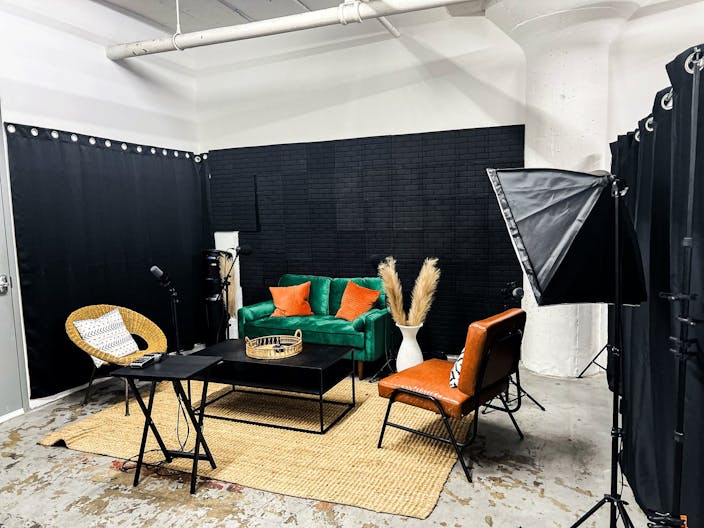 DTLA Multi Set Studio w/ AC, Free Lighting and Laser Beam - Image 3