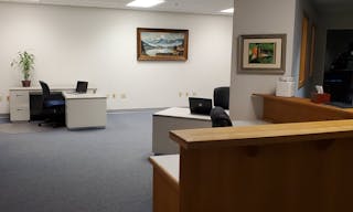 2 story building in grate location, close to downtown Seattle, Magnolia and Ballard center. It has 12 designated parking spaces and garage. Updates available.. - Image 8