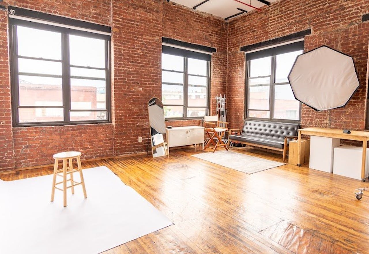 Captivating Manhattan Studio - Image 2