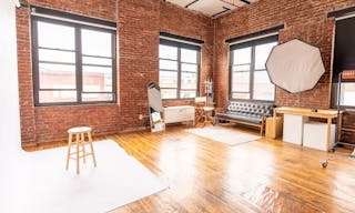 Captivating Manhattan Studio - Image 2