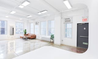 14C Creative Manhattan Showroom / Pop Up Studio Space - Image 2