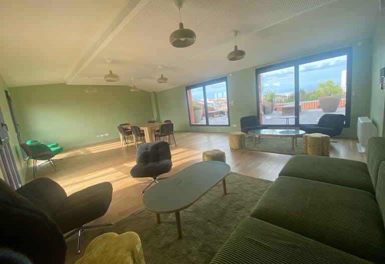 rooftop avec terrasse, vue imprenable, Bordeaux Chartrons dans immeuble d'architecte avec jardin - Image 0