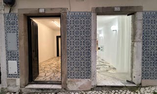 Local de 10 m² attenant à une galerie d’art et design. - Image 1