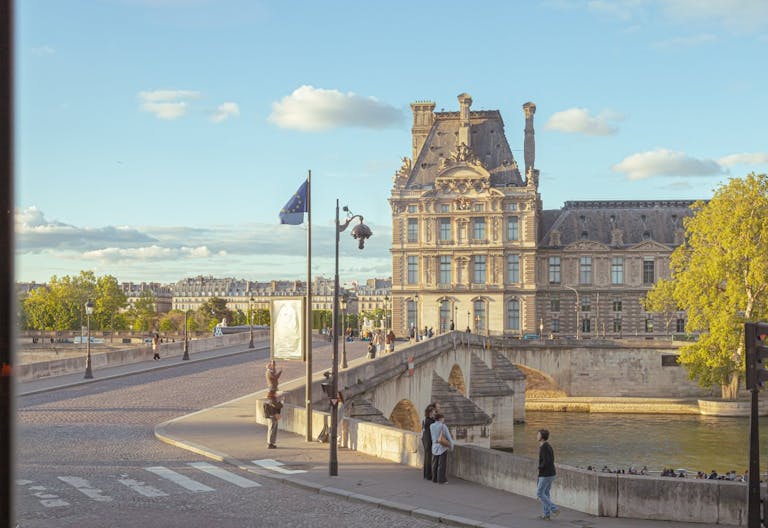 Unique appartement avec vue sur le Louvre - Image 1