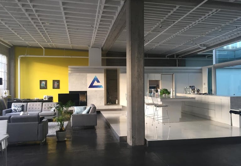 Sunny 2nd Level Industrial Warehouse: Loft Space - Image 4