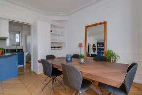 Bel appartement haussmannien avec balcon et vue tour Eiffel (max. 12 personnes) - Image 5