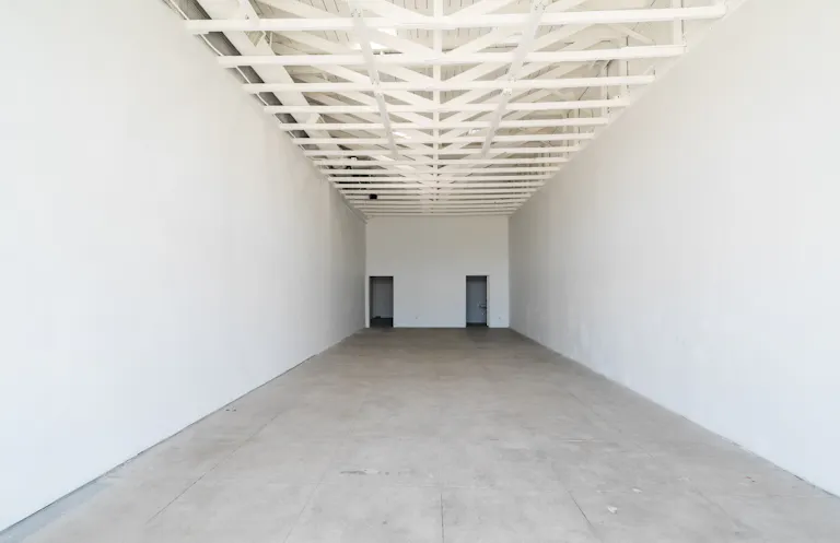 Stunning Retail Space on Iconic Sunset Boulevard - Image 2