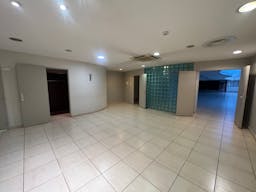 Big flagship store near Champs Elys�e - 800m2 - pop-up store - showroom - Image 2