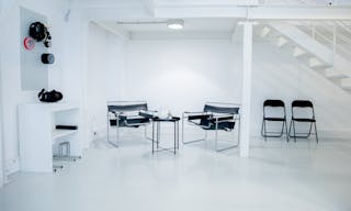 Un espace spacieux, lumineux et urbain, idéal pour des showroom, pop-up ou des expositions. - Image 0