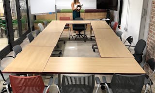 Huge & Cozy Conference Room in Miami - Image 2