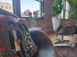 Vibrant Fulton Market Studio - Image 2