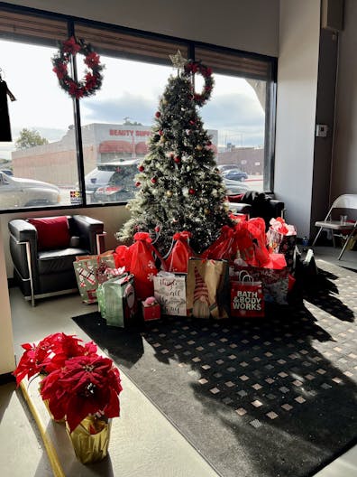 Compton Flex Space Creative Studio Private Events with Green Room + Wetbar 1800SF. Natural Light, Industrial Windows - Image 1