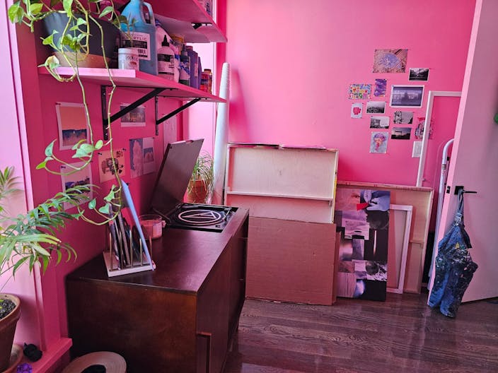 Bright pink and playful art studio with (or without!) work table/chair - Image 2