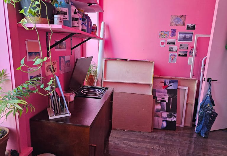Bright pink and playful art studio with (or without!) work table/chair - Image 2