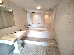 Loft Space in Chelsea - Image 6