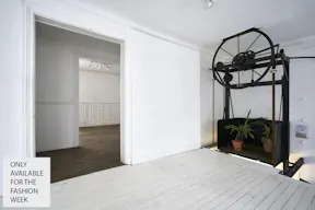 Beautiful Art Gallery - Image 18