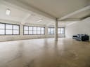 Showroom 160 m² – style industriel - lumière du jour/baie vitrée panoramique – Paris 11e