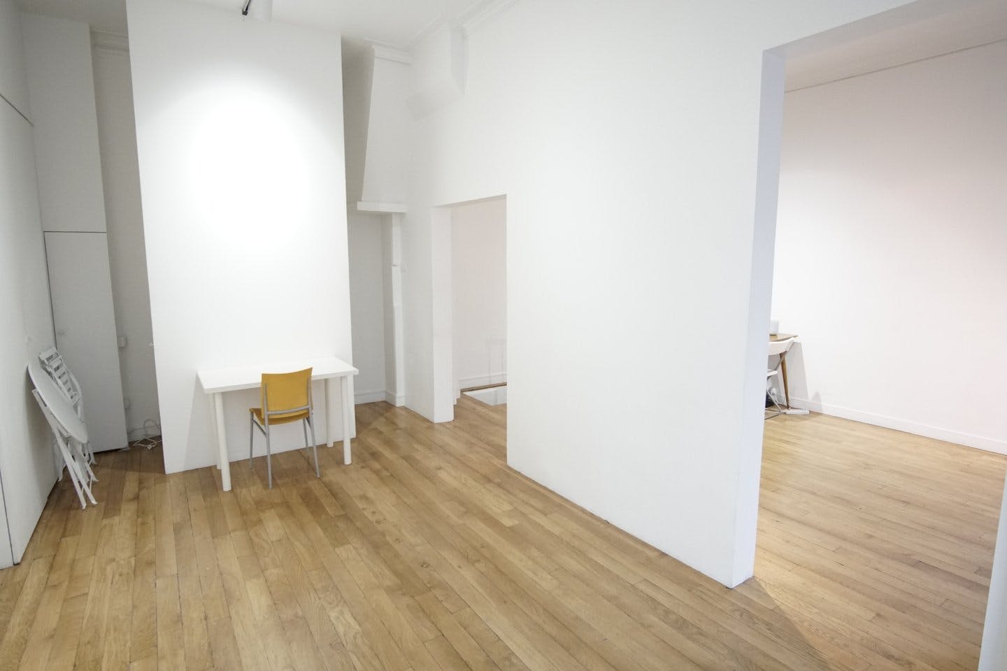 Classic 60 sqm Showroom and Gallery in Le Marais, Paris