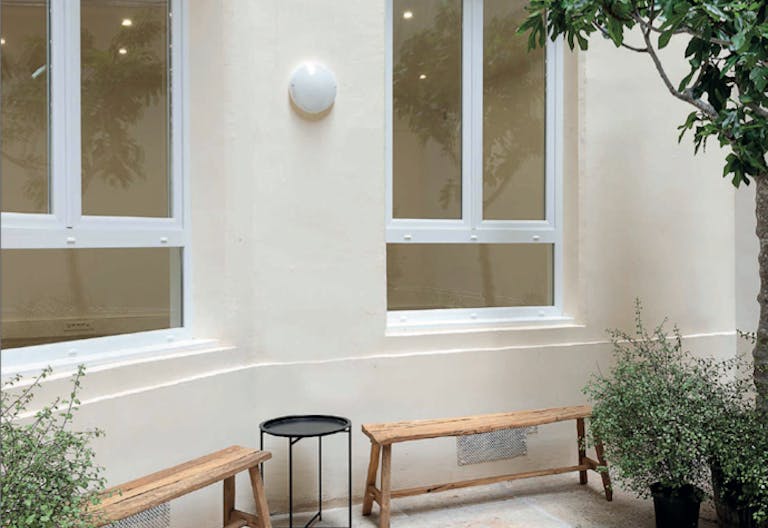 Showroom on Rue du Mont Thabor - Image 2